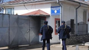 Doi detinuti de la Penitenciarul Focsani au evadat de la un punct de lucru. Politia se afla pe urmele lor