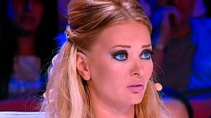 DELIA, supărată nevoie mare chiar în ziua de Crăciun! Cineva se foloseşte de numele ei pentru a-i ţepui fanii!