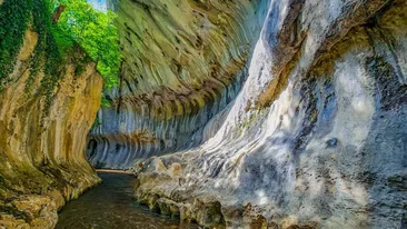 Cheile Băniței: Ghid complet pentru vizitare, obiective turistice și atracții