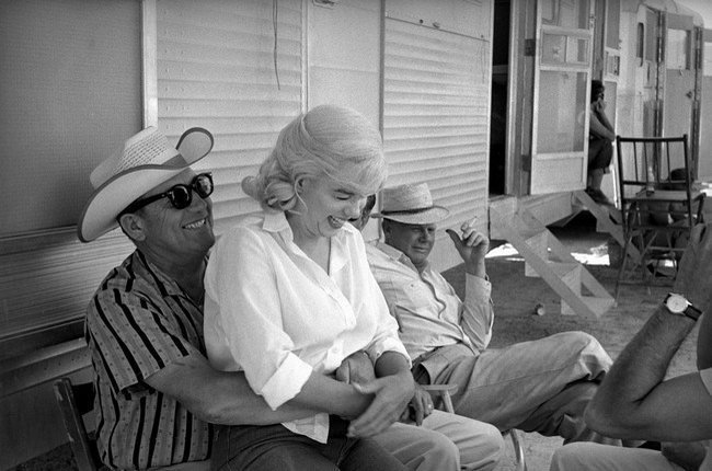 Marilyn Monroe, aproape goală! Fotografii pe care nu le-ai văzut niciodată cu celebra actriţă