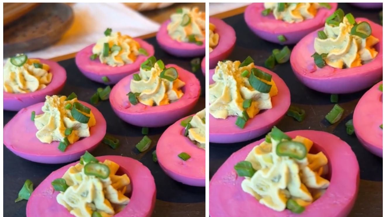 Ouăle roz umplute sunt ultima fiță pentru aperitivul de Paște! Cum se colorează natural și sănătos