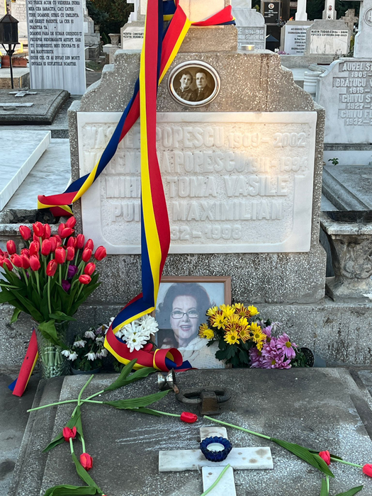 EXCLUSIV | Cum a ajuns să arate acum mormântul Stelei Popescu de la Cernica, la 8 ani de la moartea regretatei actrițe
