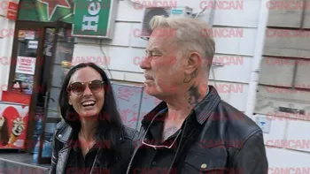 James Hetfield de la Metallica, plimbare romantică cu iubita la Universitate. Un fan a încercat să facă o poză cu el, dar a fost refuzat