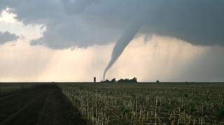 Peste 45 de persoane au fost ucise de tornade in Statele Unite