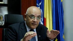 Care este noua lege pe care o pregăteşte Raed Arafat! Românii vor avea interzis total să facă asta