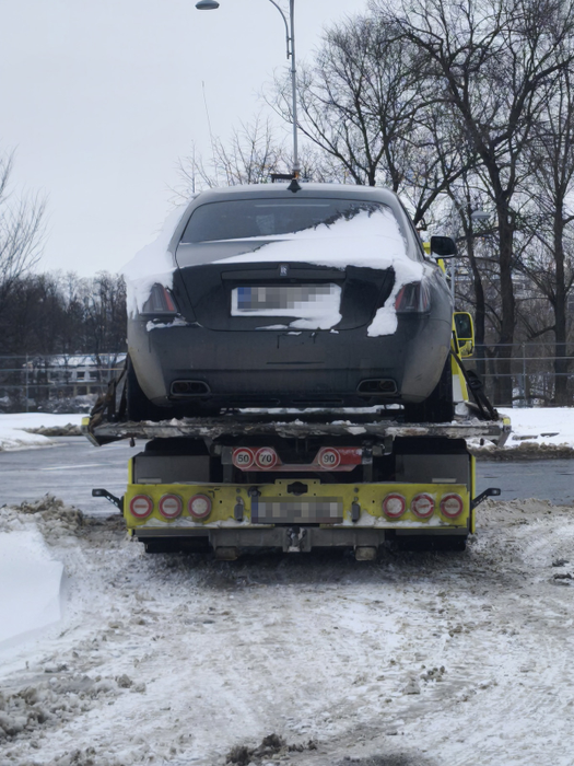 Rolls-ul lui Pescobar a zis „pas” la zăpadă! Iarna nu-i ca vara…
