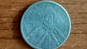 Cu cât se vinde acum această monedă de 1.000 de lei din 2003! Dacă o găsești pe acasă, ți-au asigurat concediul vara asta