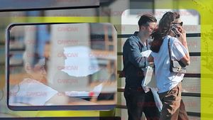 Alice Peneacă e isteață foc! Știe cum să se orienteze în timp și spațiu! Și-a ”vrăjit” socrii!