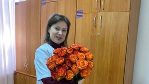 Doctorița care cerea șpagă bolnavilor de cancer a fost condamnată! Câți ani va sta în spatele gratiilor