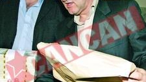 Atentie, nemteni, sefii va "ard" la bani!