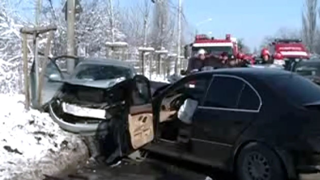 Grav accident rutier in Bucuresti. Sase persoane sunt in stare grava dupa ce o masina a intrat pe contrasens