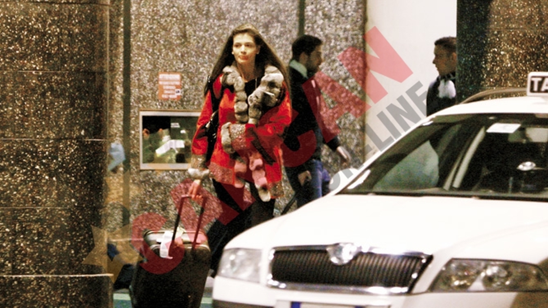 Moni a jucat Fazan in aeroport