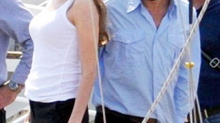 Angelina Jolie il uraste pe Johnny Deep