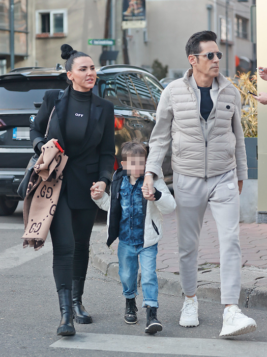 Familia Bănică a ieșit la un restaurant din Capitală