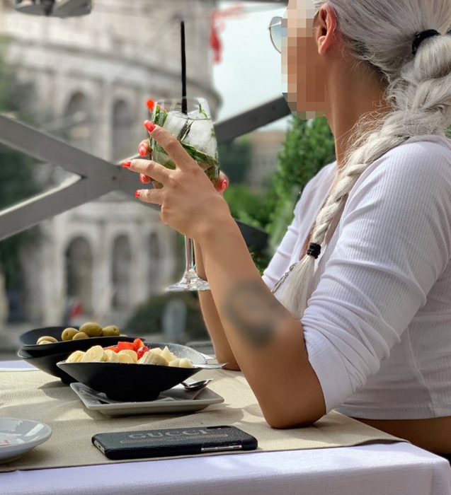 Tânăra care ar sta în spatele controversatului grup de pe ”Telegram”