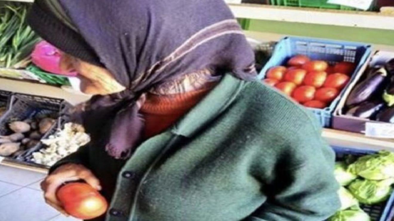 O roșie, 1 leu și o bătrână ce rătăcea într-un aprozar. Postarea virală surprinsă în România anului 2023