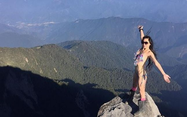 Un model a murit îngheţat într-o râpă! Gigi Wu era îmbrăcată doar în costum de baie