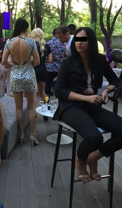 Brigitte a cerut organizatorilor o masă VIP