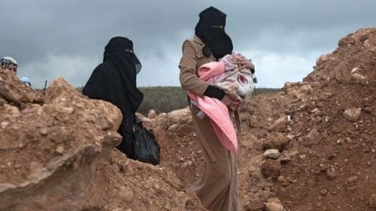 O româncă povesteşte cum a fost prinsă între teroriştii ISIS:,,Decapitau şi lăsau cadavrele în mijlocul străzii multe zile’’