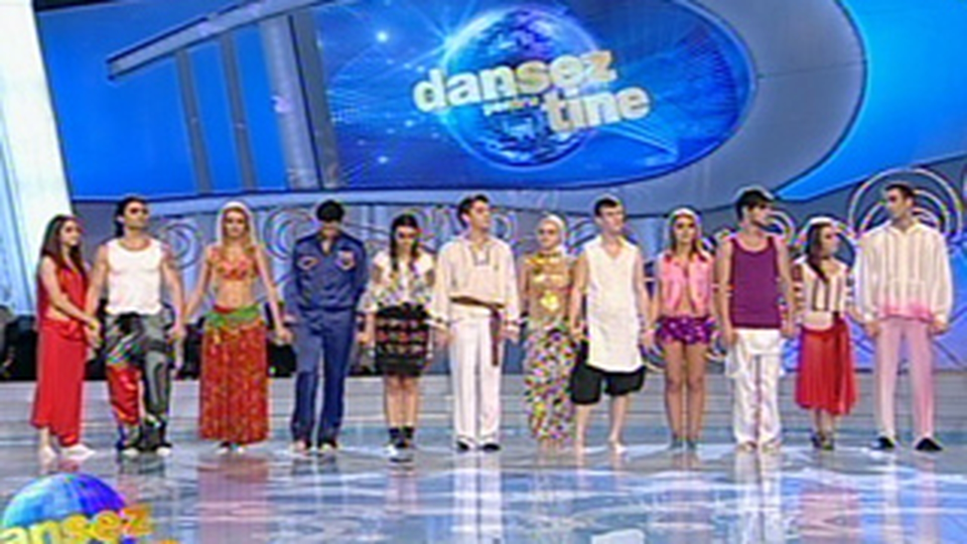 Afla ce echipe se bat in al treilea duel la "Dansez pentru tine" si ce vedeta este pe primul loc!
