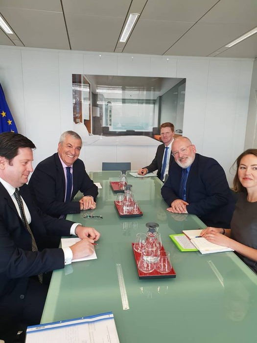 Călin Popescu Tăriceanu, după întâlnirea cu Timmermans: ”MCV-ul să fie ridicat!”