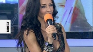 Mihaela Radulescu da tot din casa! "El este barbatul care intra la mine in camera si timp de doua ore ma tine cu capul in jos"