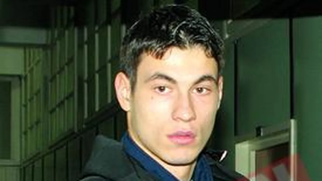 Alinuta, hartuita cu telefoanele timp de sase saptamani de Piturca Jr.