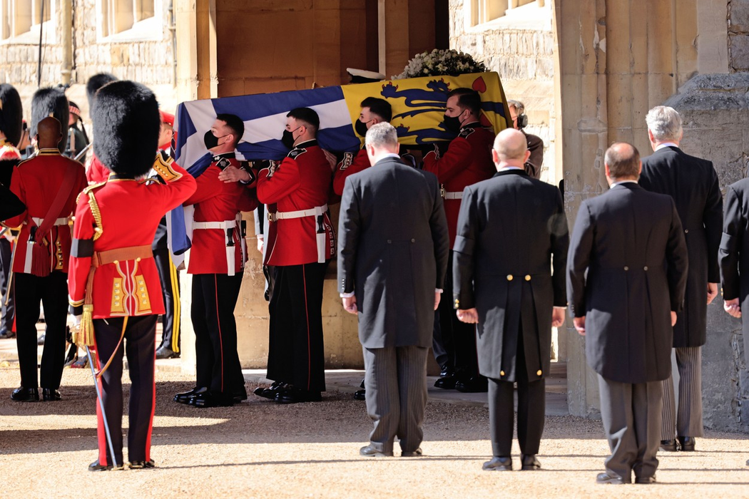 Imagine din timpul procesiunii funerare a prințului Philip ( Credit line: Profimedia )