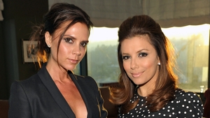 Victoria Beckham ii va crea rochia de mireasa! Vezi cine e norocoasa actrita