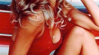 Costumul de baie al lui Farrah Fawcett, din "Ingerii lui Charlie", a ajuns intr-un muzeu