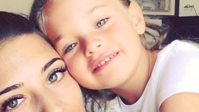 Nici nu o să o recunoşti. MAYA, fetiţa ANTONIEI, a crescut şi s-a transformat într-o adevărată domnişoară 