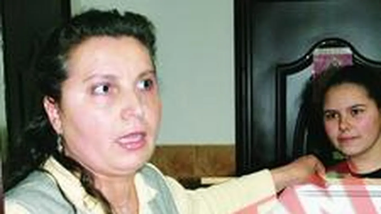 A dezbracat o eleva, a dat-o cu capul de tabla si de pereti