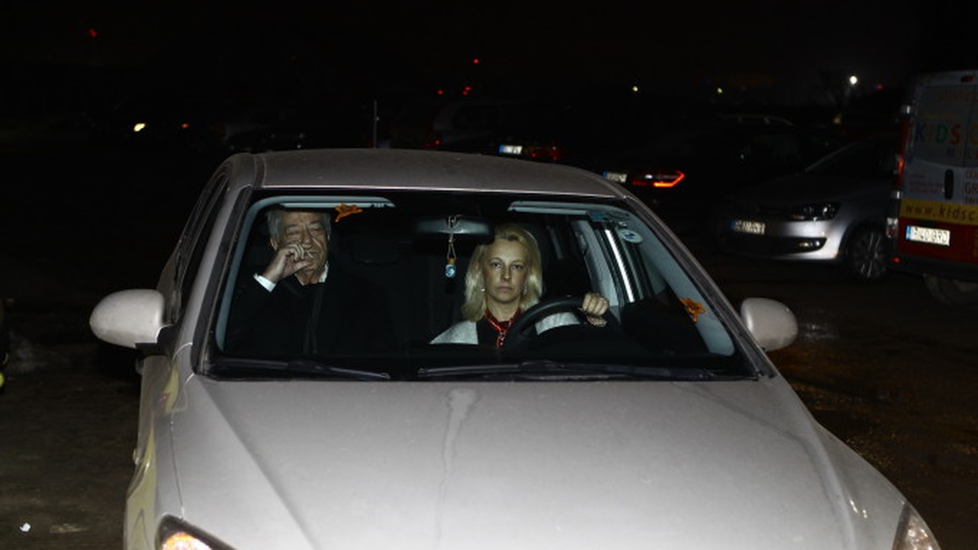 Dezvaluiri uimitoare despre noua blonda din viata lui Dichiseanu! Carmen este divortata de doua ori si a ramas fara copil