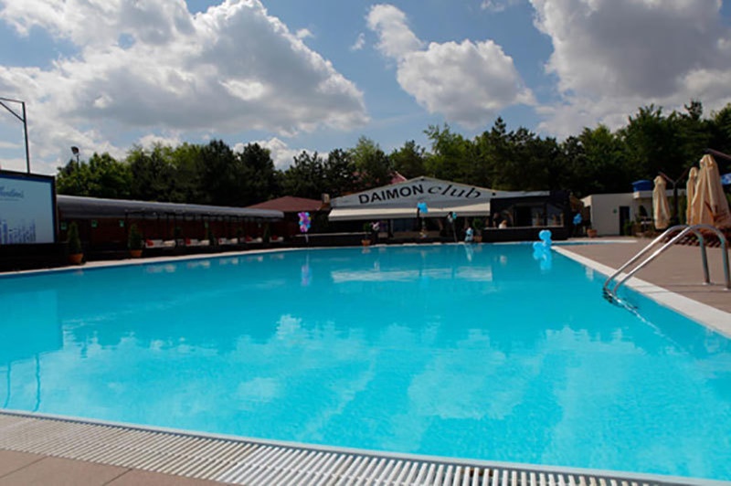 Piscina Daimon este una dintre cele mai luxoase din Capitală