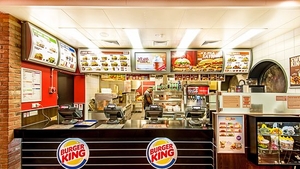 O femeie a născut în toaleta unui fast-food, după ce a luat o supradoză de heroină