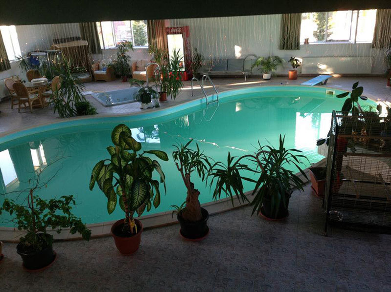 Piscina din interiorul casei
