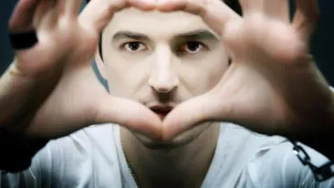 Fost component al trupei O-zone atacă melodia P.O.H.U.I : Este ca şi cum un artist român ar spune în Rusia - mă doare-n p**ă