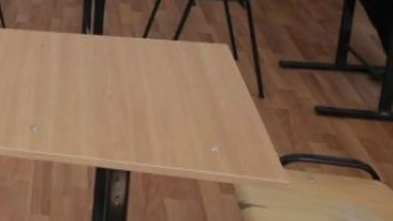 Un elev din Bacau, elev la doua scoli generale! La una e repetent intr-a V-a, la alta a terminat clasa a VI-a