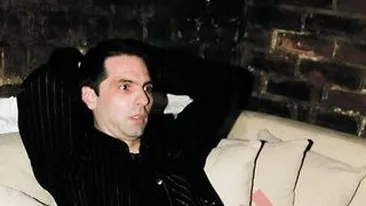 Dan Negru colectioneaza carti de vizita! Cred ca am cateva mii!