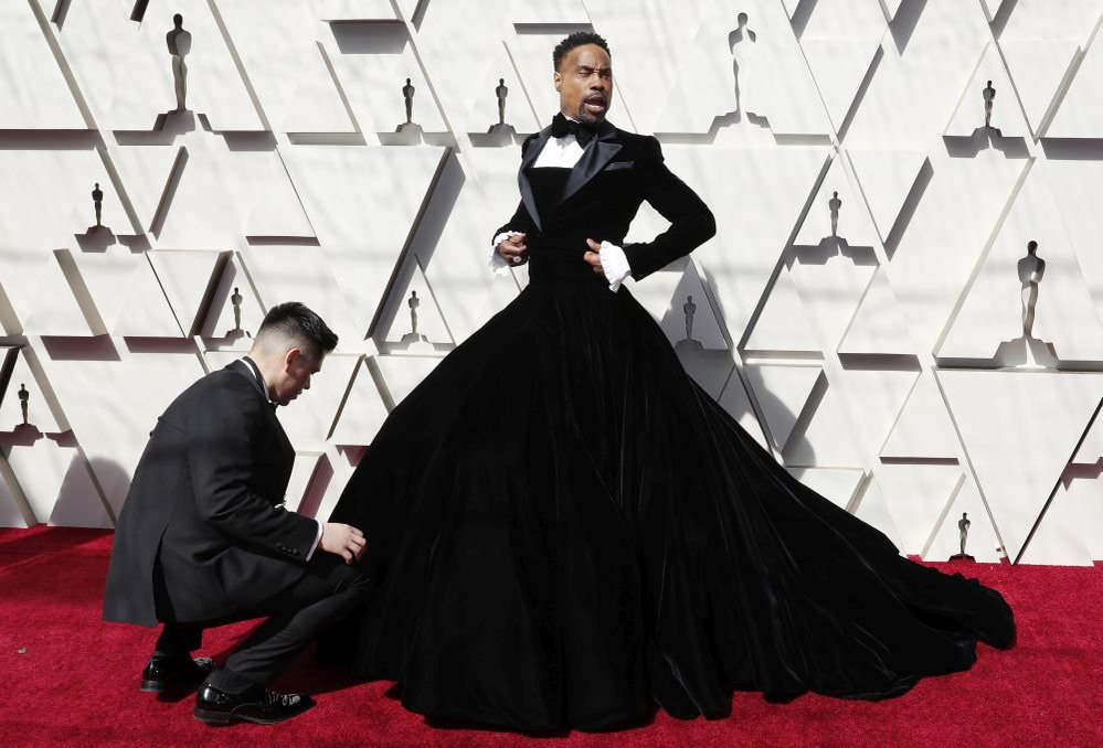 Apariția uluitoare la Premiile Oscar 2019. Un actor a veni într-un smoking-rochie: ”Nu e treaba nimănui, alegerile mele mă privesc doar pe mine”