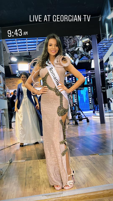 Miss “Planet 2019” l-a combinat pe Domnul Rimă! Primele imagini cu noul cuplu. Cum și-au “oficializat” relația + multe alte detalii