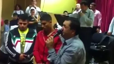 Iarta-i, Doamne, ca nu stiu ce fac! Vezi cea mai tare slujba pe ritm de manele de jale despre Dumnezeu si Iisus Hristos - Asculta aici cum bocesc pirandele la biserica