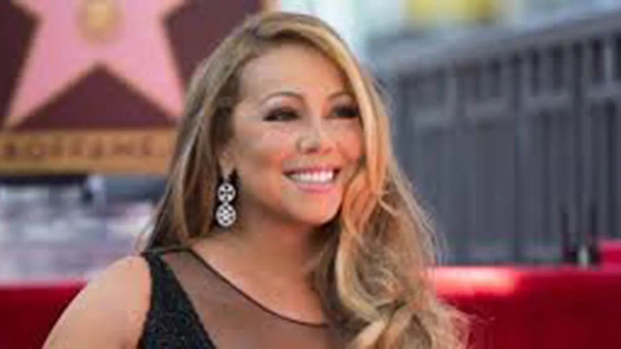 Mariah Carey a pozat in costum de baie, in ZAPADA! Cum mai arata DIVA dupa ce s-a ingrasat si apoi a slabit considerabil!