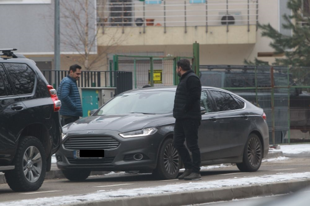 Discuția despre mașină s-a lungit