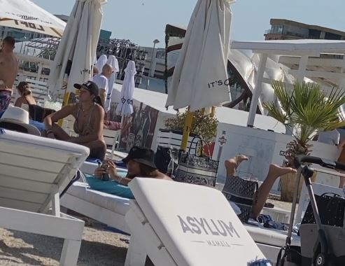 Andra Volos, o apariție răvășitoare pe plaja din Mamaia