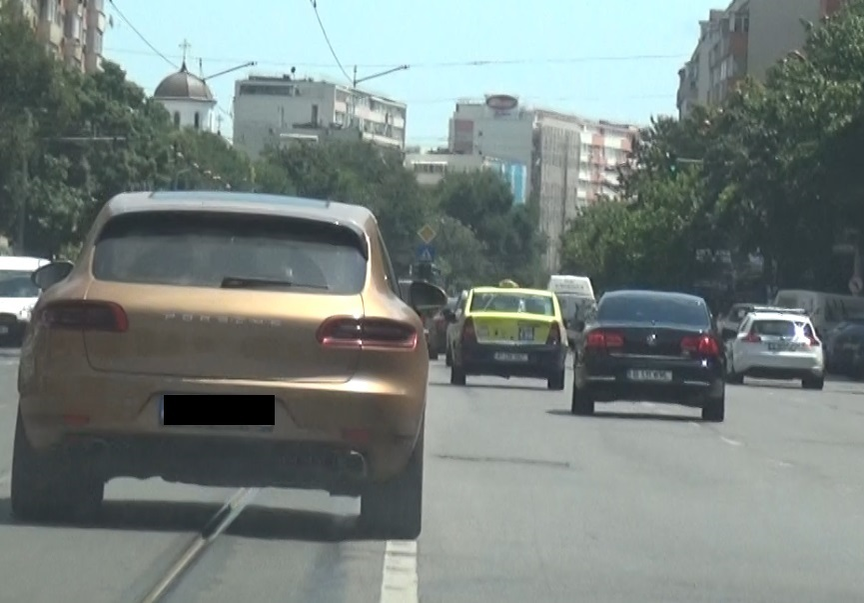 Diana Videanu şi soţul ei încalcă regulile de circulaţie