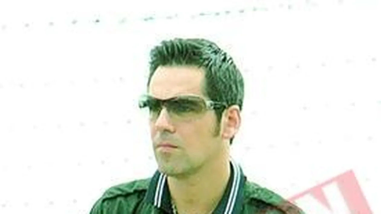 Banica Jr. purta adidasi contrafacuti