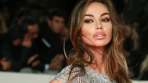 Mădălina Ghenea, jefuită pe aeroportul Fiumicino din Roma! Paguba este una considerabilă: bijuterii de lux și alte obiecte de valoare  
