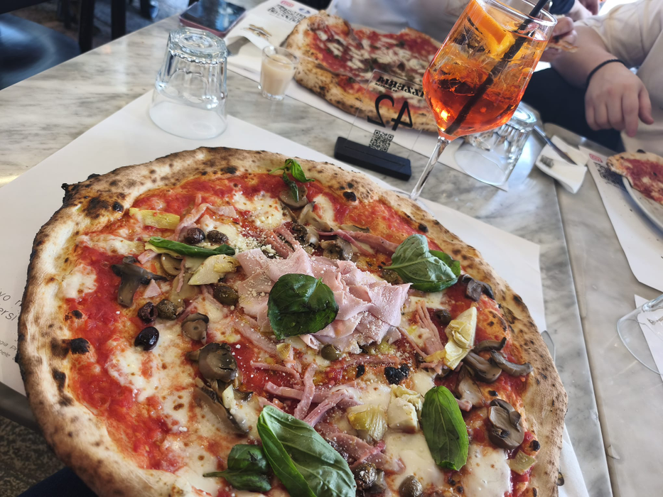 Check in | Cât am dat pe o pizza în Bari? Cum poți învăța să faci paste ca un localnic