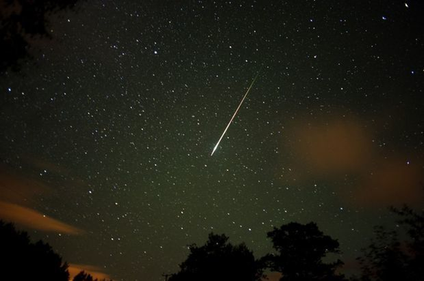 Fenomen spectaculos în acest weekend pe cer! Cum puteţi vedea ploaia de meteori